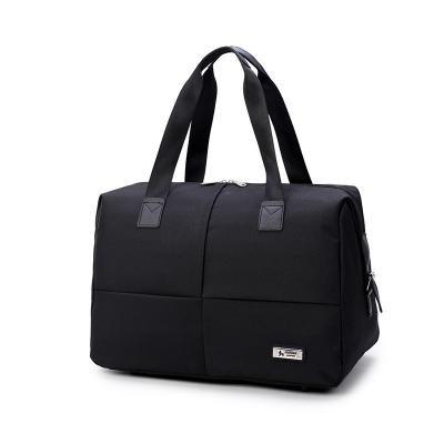 China Waterproof Nylon Fashion Large Capacity Sports Travel Handbag Weekend Overnight Duffel Bag for sale