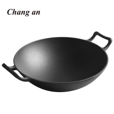 China Sustainable Pre-Seasoned Chinese Cast Iron Wok With Flat Bottom And Double Loop Handles 34cm for sale