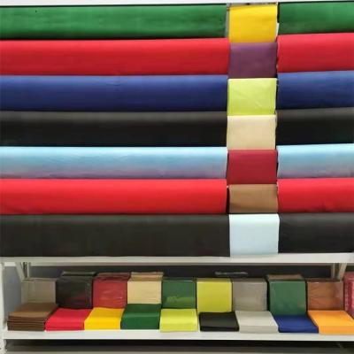 China Paper Table Waterproof Disposable Runner Tablecloth Rolls Environmental Protection Cheap Printed Table Cloth for sale