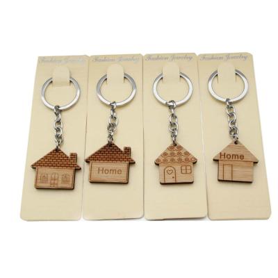 China Custom Wooden House Shape Wooden Key Chain, DIY Wooden Real Estate Family Theme Keychain Promotion Souvenir Gift Wedding Gifts for sale