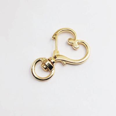 China Heart-shaped hook buckle direct dog buckle luggage hardware ladies handbag metal factory supply for sale