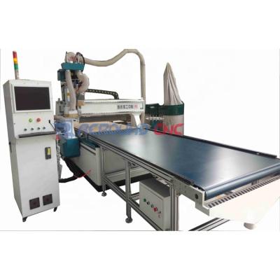 China Woodworking CNC Router 3d Cabinet Cutting Drilling Machinery With Automatic Feeding Four Axis for sale