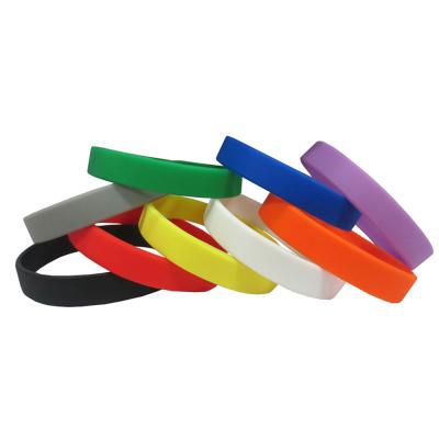 China Hot Selling Personalized Custom Decoration Silicone Wristband Wristband for sale