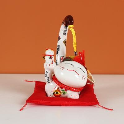 China Custom Cute Japanese Gold Ceramic Lucky Cat Japan Maneki Neko Fortune Cat for sale