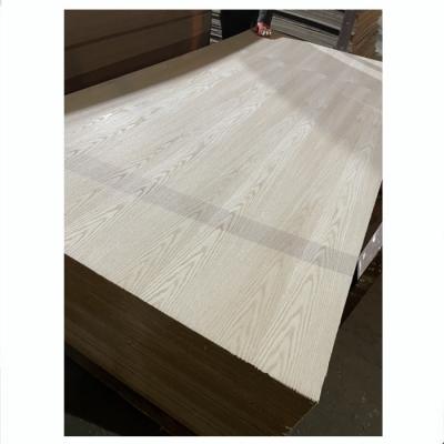 China Traditional Hot Products High Quality Natural Red Oak Veneered MDF For Furnichure Or Indoor Decorate for sale