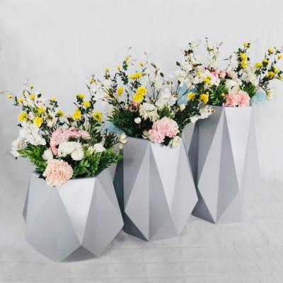 China Outdoor Fiberglass Planter Flower Pots New Durable Material Hot Sale Custom Design For Garden Plants Pots Suppliers for sale