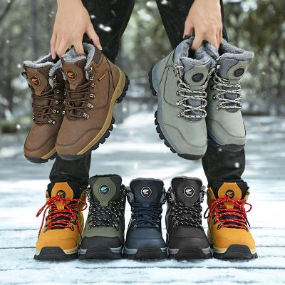 China Newest Fashion Trend Design Wholesale Boots Men And Women Anti-slippery Fashionable Thick Waterproof Hiking Shoes for sale