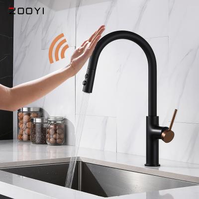 Китай ZOOYI Sense Faucets Manufacturing ISO Certified Sense Black Touch Sensor Smart Kitchen Faucets With Pull Down Sprayer продается