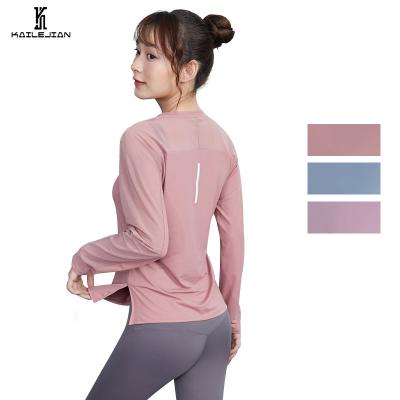 China 2022 Hot Sale Breathable Yoga Set Fitness Yoga Wear Gym Fitness Sets Womens Clothing Tops Light Blue for sale