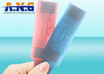 China El divertirse compitiendo con suavidad durable disponible de las pulseras del silicón del PVC Rfid en venta