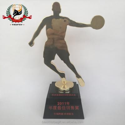 China Europe Wholesale Customized Nba Gold Metal Basketball Trophy for sale