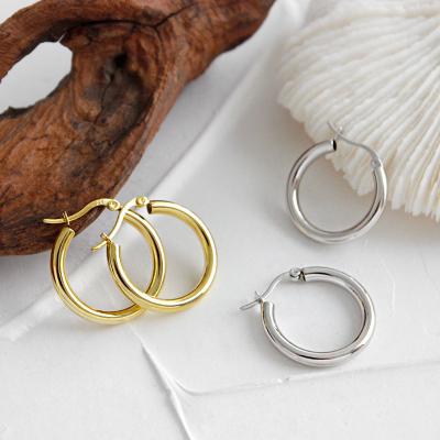 China Vintage 18K Gold Plated Sterling Silver Small Hoop Earrings Custom Made For Women Girls for sale