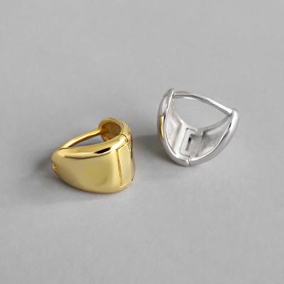 China New Design S925 Sterling Silver Romantic Minimalist Geometric Triangle Stud Earrings For Women for sale