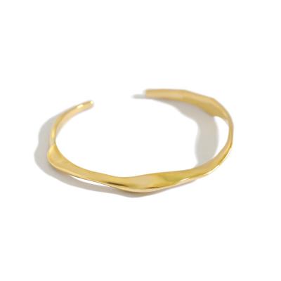 China Fashion Factory Wholesale 18K Gold Plated Women's Wave Bangle Bracelet for sale