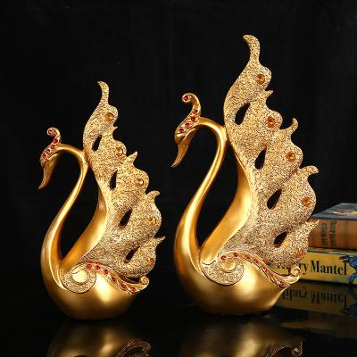 China Luxury Golden Europe Household Wedding Decoration Table Centerpiece with Crystal Couple Swan Figurine for sale