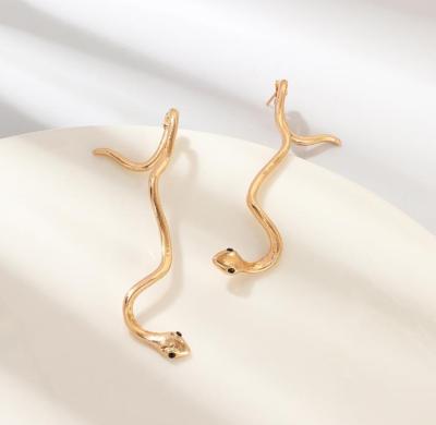 China FASHIONABLE 14K Gold Plated Distinct Diamond Earring Snake Smooth Stud Earrings in Two Part Chunky Jewelry For Women Girls for sale