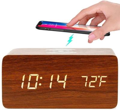 China Hot Selling Office Desk Clock Temperature Wireless Clock Digital Display Calendars Watch Clock for sale