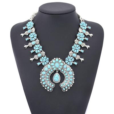 China Alloy Flower Turquoise Necklace Trendy Fashion Boho Necklace Environmentally Friendly Pendant Necklace For Women for sale