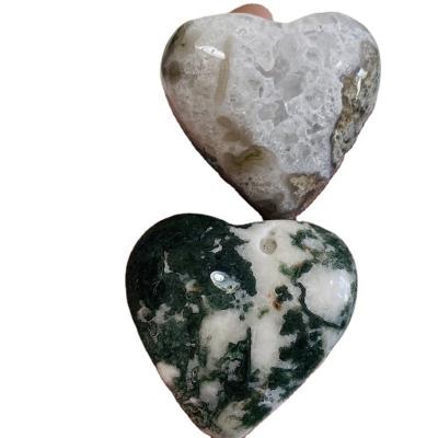 China Bulk Natural High Quality Polished Healing Gemstone Moss Agate Heart From Europe Beautiful for sale