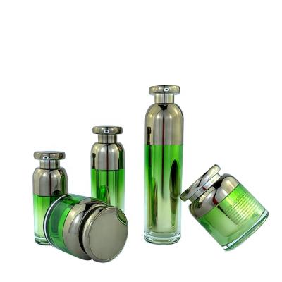 China Eco-Friendly Recyclable Material 15ml 30ml 50ml Cosmetic Packaging Bottle 30ml Green Color Serum Airless Bottle for sale