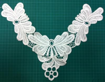 Chine Motif blanc d'habillement de modèle de papillon/collier de coton broderie de fille à vendre