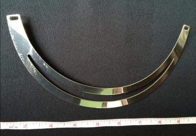 China De grote halsband van de het Zware metaalketting van de cirkels Ruige Manier, de zware halsbanden van het kraagmetaal Te koop