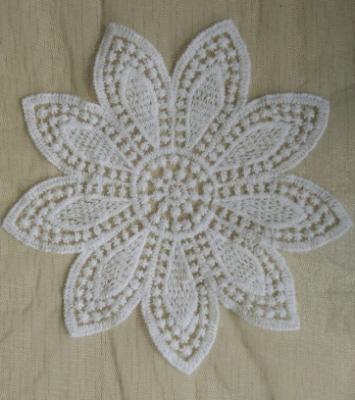 China Guarnição decorativa do laço de Qmilch da flor da malha com o tamanho pequeno, branco à venda