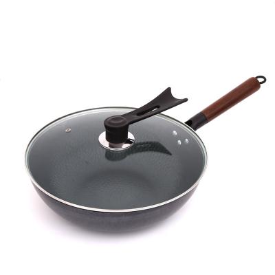 China Sustainable Hand Forged Old Iron Uncoated Iron Pan With Wooden Lid Wok Ningbo Outdoor Wok Wholesale for sale