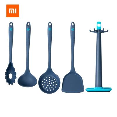 China Modern Xiaomi Zhiwuzhu Silica Gel Cook Silicone Spatula Soup Spoon Kitchen Tableware Set Food Contact High Temperature Resistance for sale