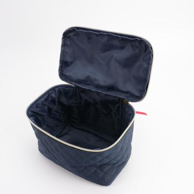 China Luxury High Quality Travel Women Makeup Bag With Handle High Quality Cosmetic Bag for sale