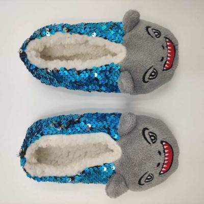 China Fashion\Comfortable\Warm Kids Slipper With Animal Face Sequin Fabric for sale