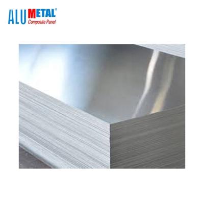 China Anodisiertes überzogenes Aluminiumsilber 1570MM der kern-Platten-Verbundwerkstoff-Umhüllungs-AA5005 zu verkaufen