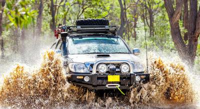 Κίνα Λούξυ Off Road Καραβάνι Camper Βαν Ενσωματωμένο Νερόπλυμα 3 καυστήρα Hob Σπίτι όπως το δείπνο προς πώληση