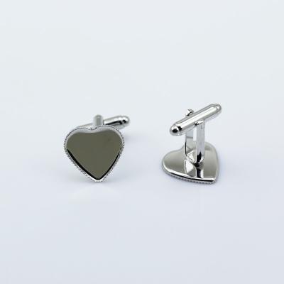 China Novelty elegant design heart shape cufflinks Valentine's Day cufflinks for sale