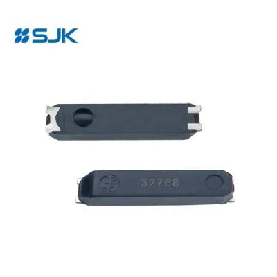 China Stable 7M 32.768KHZ SJK SMD 7015 Tuning Fork Crystal-Series Load Capacitance Cl 12.5pF zu verkaufen