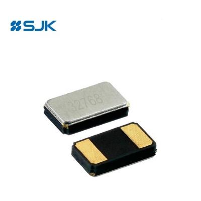 Cina 32.768KHz SMD Tuning Fork Crystal Resonator for at Turnover Temperature ±25C±5C by SJK in vendita