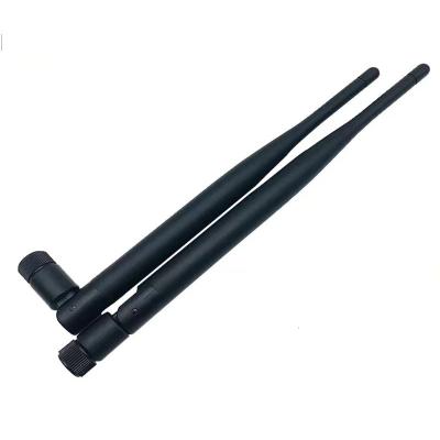 China RF LTE Broadband 5 dBi Signal Router Antennas 700-2700MHz SMA Male 4G Rubber Omnidirectional Antenna for sale