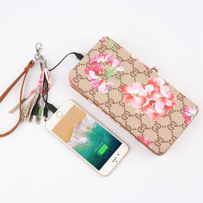 China Fashion Design Leather Ladies Powerbank Filling Clutch Bag With Phone Holder for sale