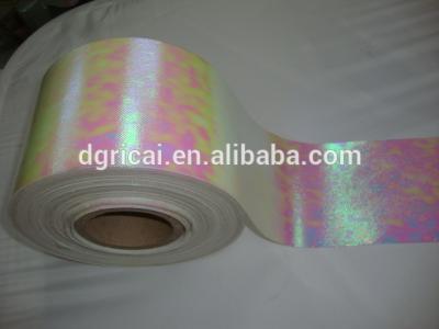 China Rainbow Film Moisture Proof Coat On Nonwoven Fabric for sale