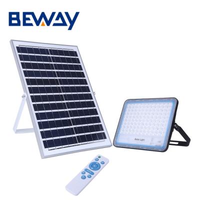 China Sports stadiums electricity display control ip66 waterproof 60 100 150 200W solar panel led flood light for sale