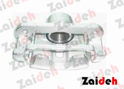 Chine Calibres à un piston argentés de frein de Mazda pour B-Serie, UHY1-33-99Z, UHY1-33-98Z, bâti de fer à vendre