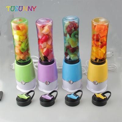 China Outdoor Portable Juicer USB Juicer 4 in 1 Mini Small Blender Juicer Rechargeable for sale