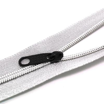 China 2019 viable high quality wholesale silver or customized nylon custom zippers for handbags zippers for clothes for sale