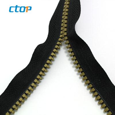 China Auto Lock Canton Factory Green Close End Resin Zipper for sale