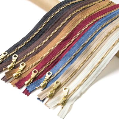 China Viable Wholesale Metal Long Chain Zippers for Handbag Auto Lock Metal Zipper for Clothes for sale