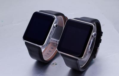 China G-Sensor negro/del verde MTK de SMS MMS QQ 3D que llama Smartwatch con la tarjeta de Sim en venta