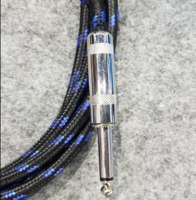 China The GUITAR electric guitar cable with metal angle connectors 1/4