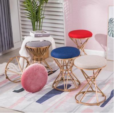 China Cheap Adjustable Pink Blue Yellow Color Black Blue Round Small Stool Make Up Stools Bedroom Furniture for sale