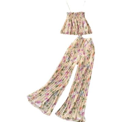 China Viable Women's Summer 2022 Floral Print Two Piece Set Vaction Style Printed Crop Top Pleated Wide Leg High Waist Panty Sets for sale