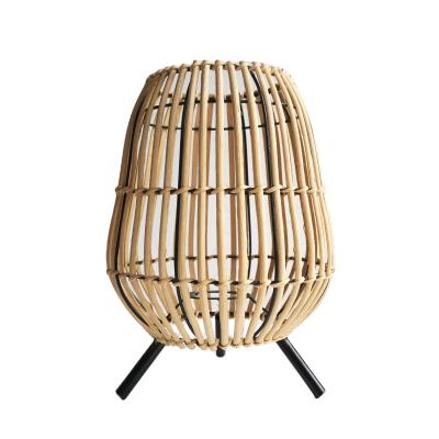 China Antique Handmade Wicker Woven Rattan Table E27 Lamp for sale